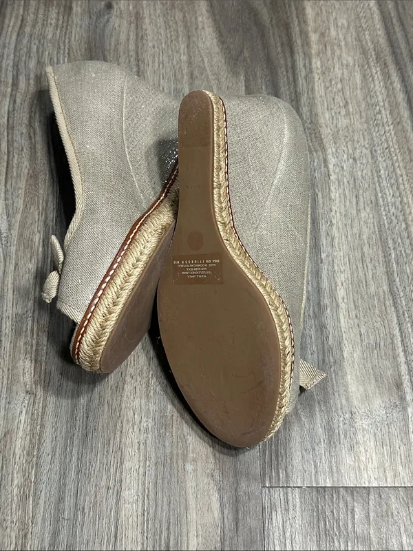 Tory Burch Espadrille Wedge Peep Toe Bow Pumps Metallic Beige. - Image 7