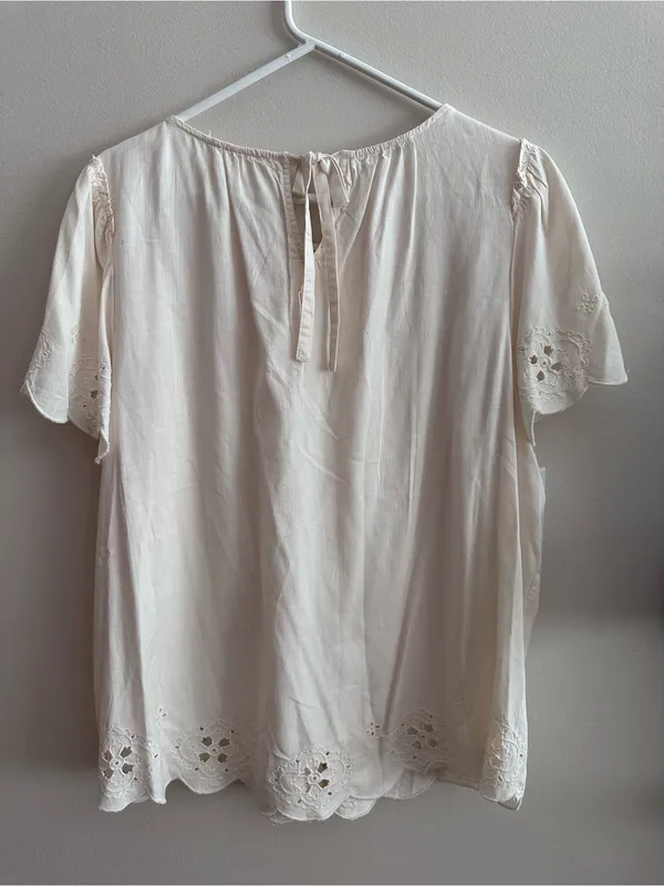LC Lauren Conrad Cream Eyelet Flutter Sleeve Blouse - Image 5