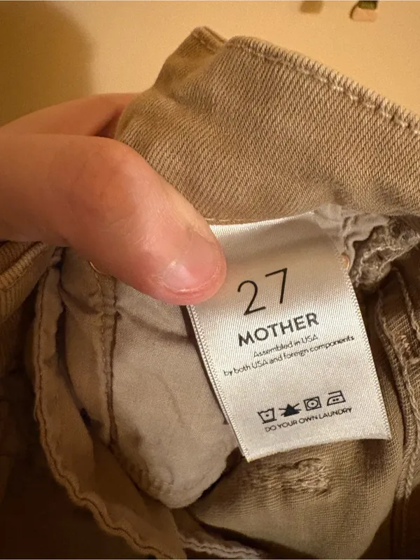 Mother Looker Ankle Fray Jeans in Blow Out Coast Point - Image 6