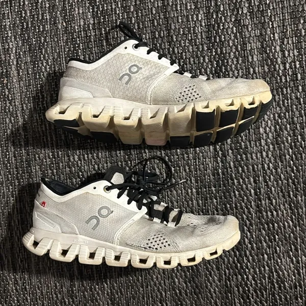 On Cloud Cloud X 3 Shoes White Black Running Size 7 - Image 2