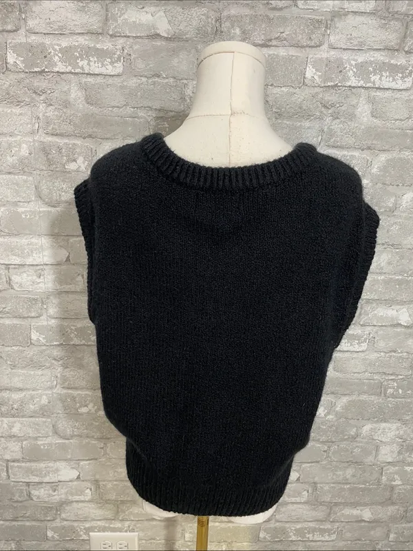 Old Navy Black V-Neck Knit Sweater Vest - Image 3