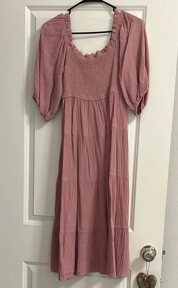 Amazon Elegant Pink Women's Dress - Image 2
