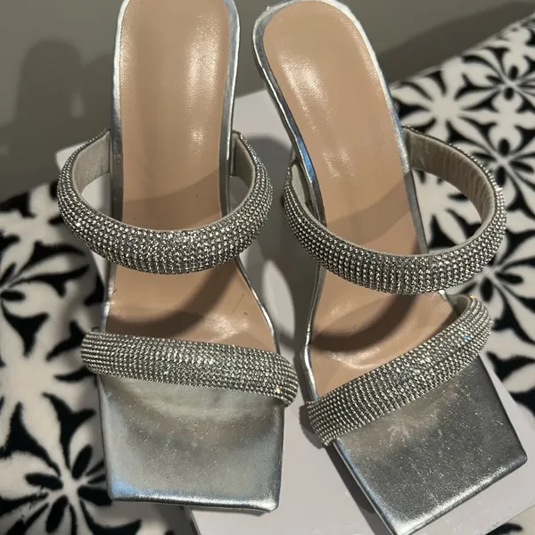 SheIn Women’s silver sparkly heels - Image 3