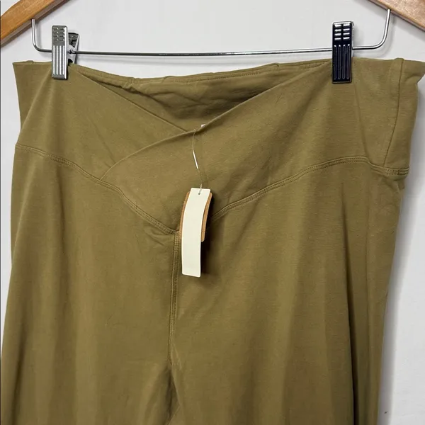 PINK NWT wide flare leg olive green leggings sz XXL - Image 2