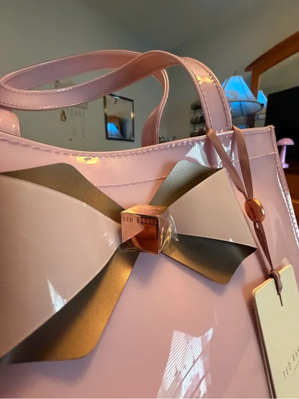 Ted Baker Pink Patent tote bag with Signature Bow Accent NWT - Image 4
