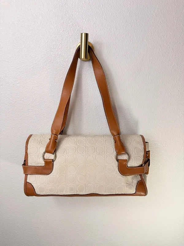 Salvatore Ferragamo VTG Gancini 2-Tone Leather Embossed Gold Hardwear Bag - Image 2