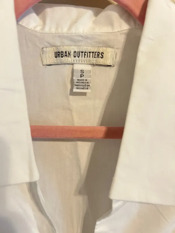 Women's White Uo Party Girl Cotton-Blend Button Down Sleeveless Shirt Top Small White - Image 3