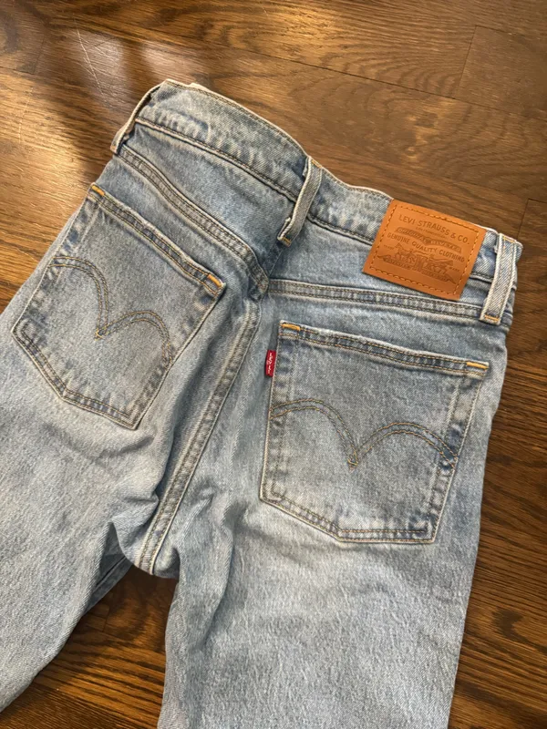 Levi’s Jeans Wedgie Straight Women’s 24 - Image 3
