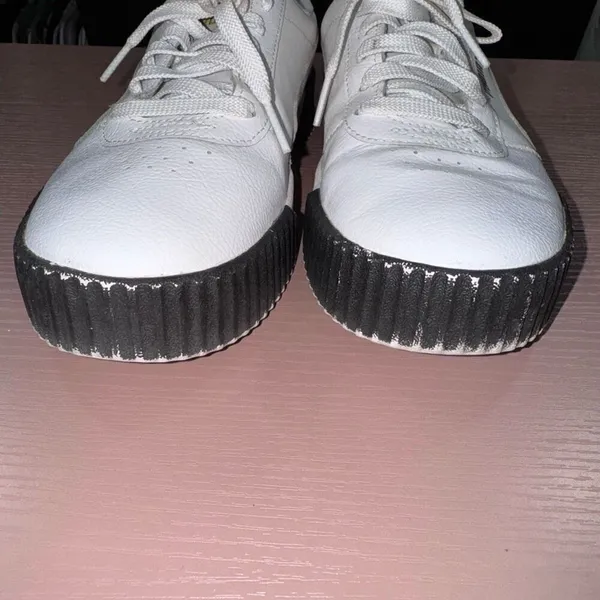 Puma Carina Sneaker Size 9 - Image 2