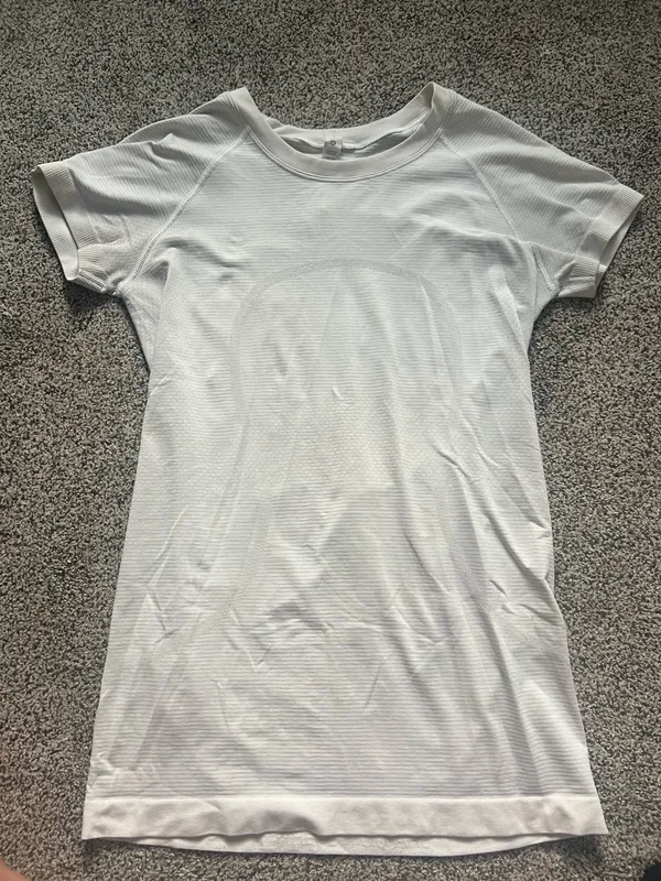 Lululemon White Swiftly Tech Short Sleeve 2.0 - Image 2