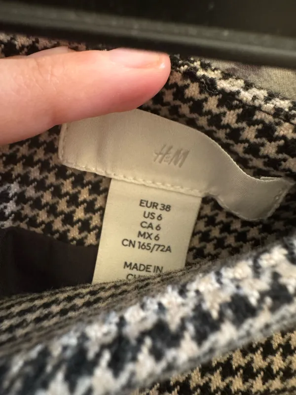 H&M black & white houndstooth mini skirt - Image 2