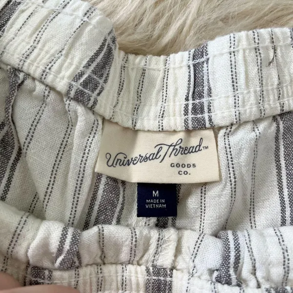 NWT Casual Striped Shorts Universal Thread Size M - Image 4
