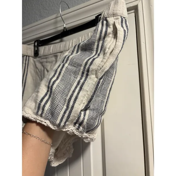Aerie Shorts‎ Women XL Cream Navy Blue Striped Crochet Lace Trim Cotton Casual - Image 4