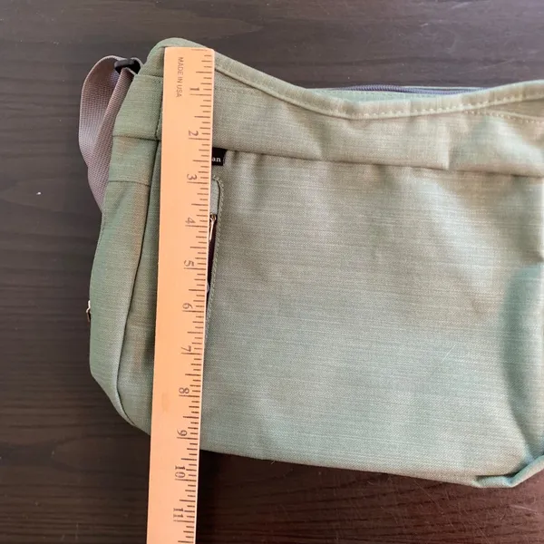 LL Bean Sage Green Crossbody Travel Bag Adjustable Strap Organizer Pocket - Image 8