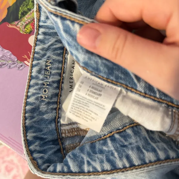 American eagle mom jeans - Image 3