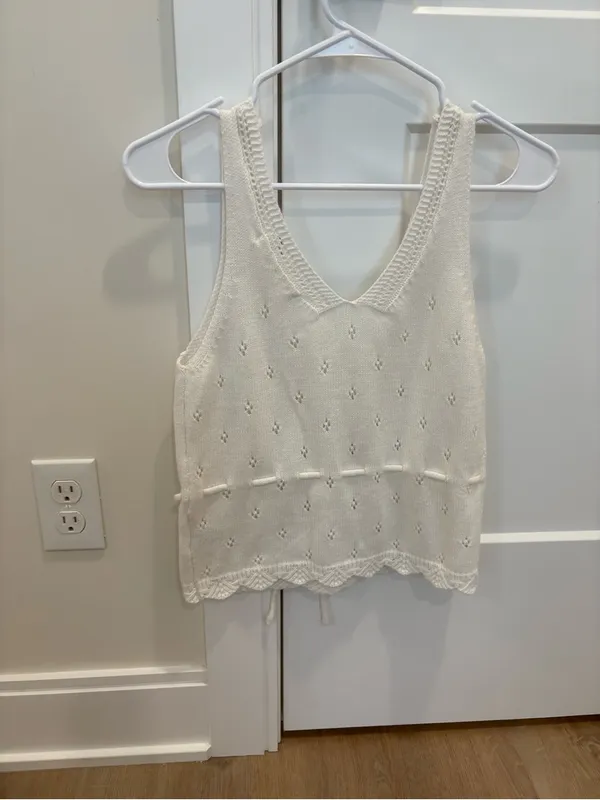 Altar'd State Knit V-Neck Tie-Front Tank - Image 4