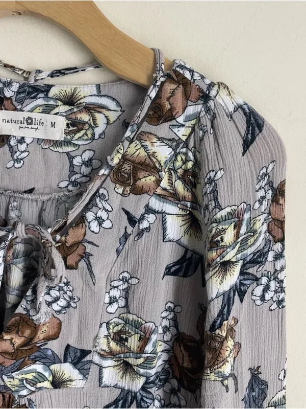 Natural Life Amelia Rose Crinkle Floral Midi Dress Size M Grey Brown - Image 3