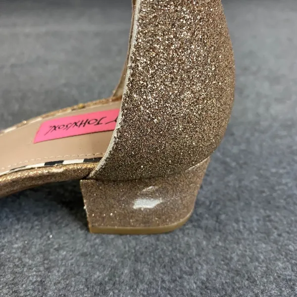 Betsey Johnson Heels Womens Gold Glitter Sz 6 Ankle Strap Pointed Toe Pump *Flaw - Image 9
