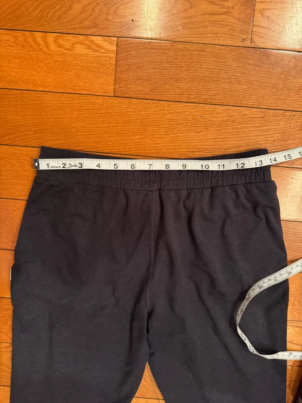 Vuori Women’s Gray/Black Performance Joggers - Image 5