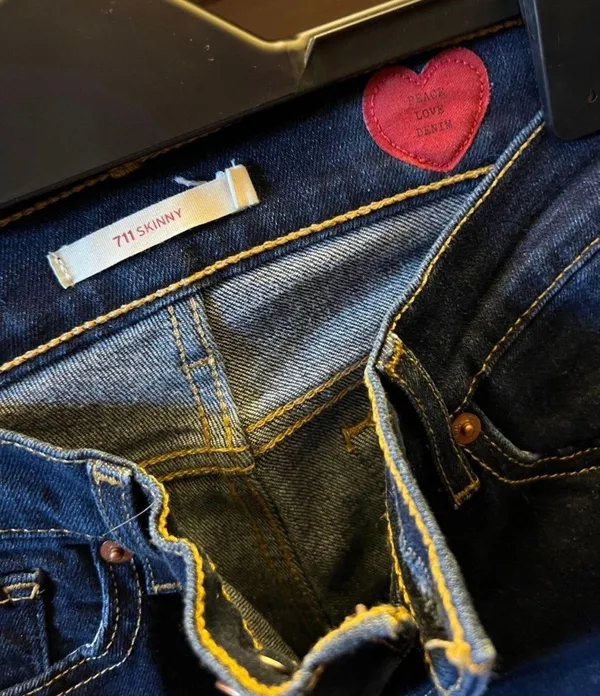 Levi's 711 Skinny Jeans - Image 3