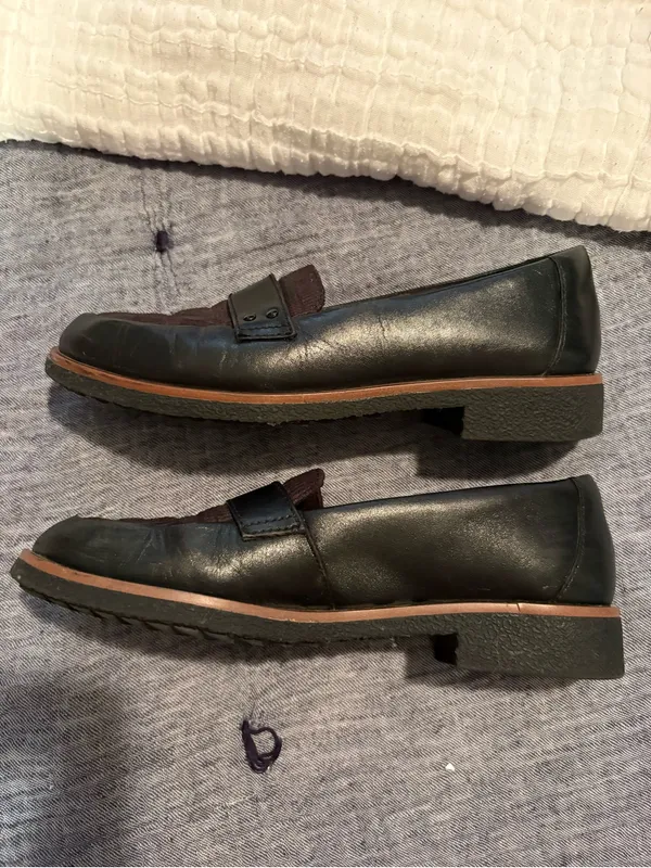 Clarks Black Leather Women’s Slip-On Loafers - Image 3