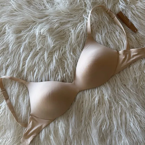 Skims Wireless Form Push Up Plunge Bra Sand Size 32DDD - Image 2