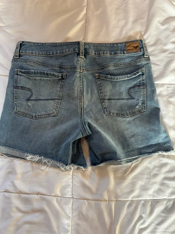 American Eagle Shorts Outfitters - Image 2