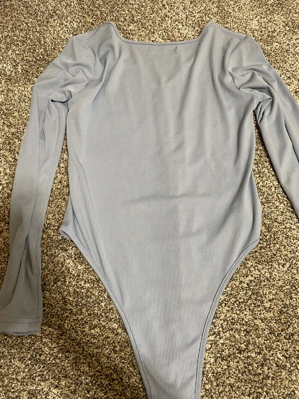 ROMWE Pastel Light Blue Scallop Edge V-Neck Ribbed Knit Bodysuit - Image 6