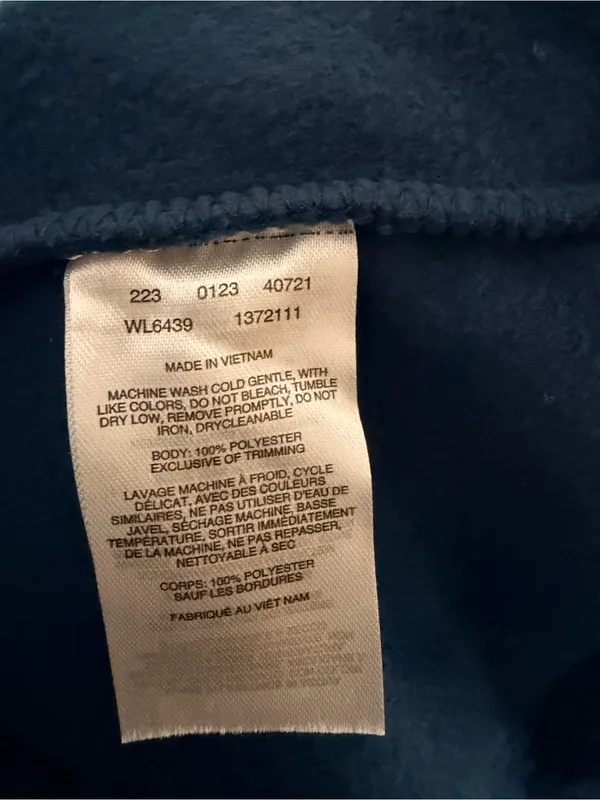 Columbia Women’s Dark Navy Full-Zip Fleece Jacket Pockets - Image 3