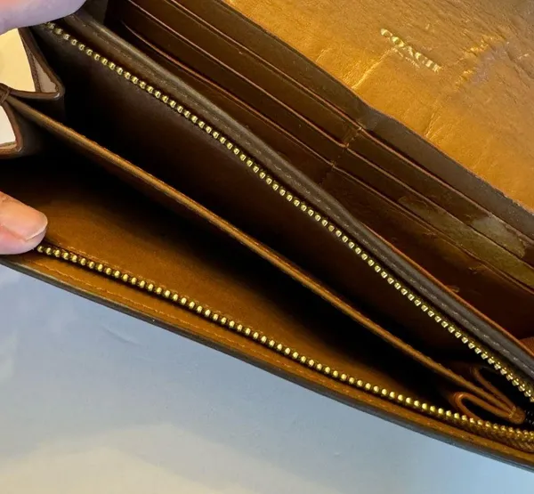 GUC Coach Long Wallet - Image 6