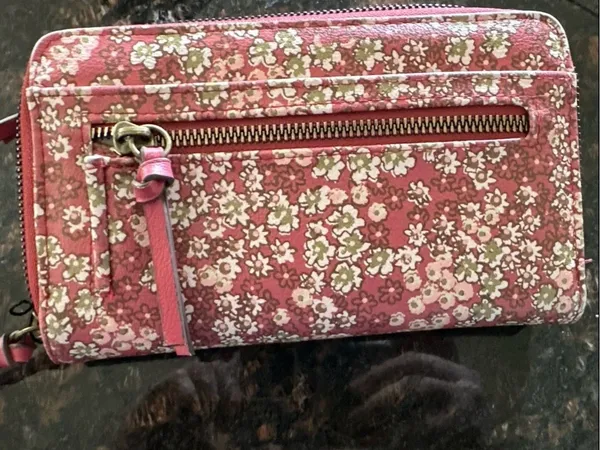 Safe Keeper Floral RFID Bifold Clutch Wallet Red - Image 2