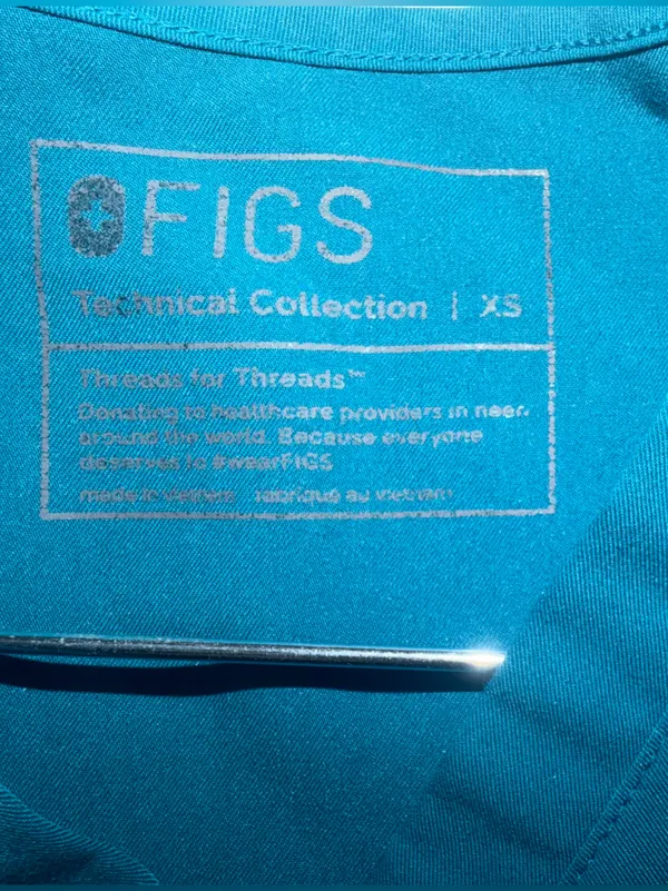 2 FigsScrub tops - Image 5