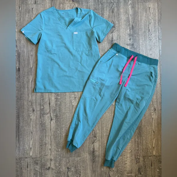 Figs Limited Edition Hydrogreen Set- S/M - Image 3
