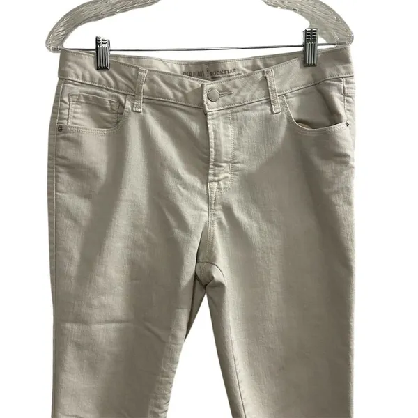 Old‎ Navy Women's White Skinny Jeans Size 12 Mid-Rise Rockstar - Image 2