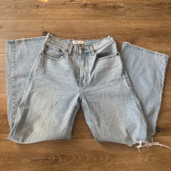 Abercrombie Curve Love High Rise 90s Relaxed Jean - Image 3