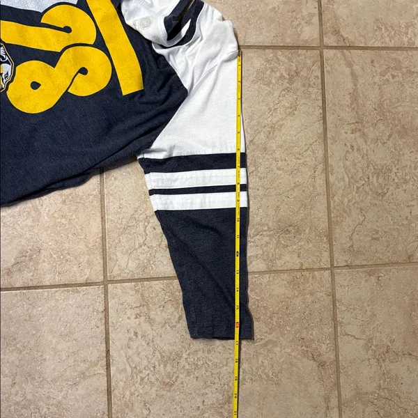 Nashville Preds Hockey Fanatics Brand Women's Tee SZ L. - Image 7