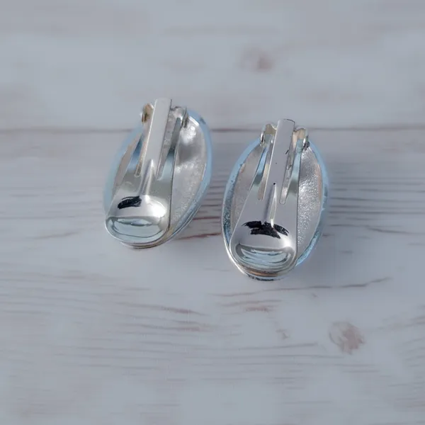 Vintage Clip On Earrings Elegant Stylish Silver Tone Oval Statement Large 1.25" - Image 4