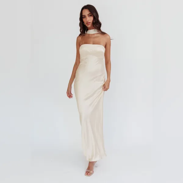 NWT Selfie Leslie Damsel Reverse Halter Maxi Dress Oyster - Image 4