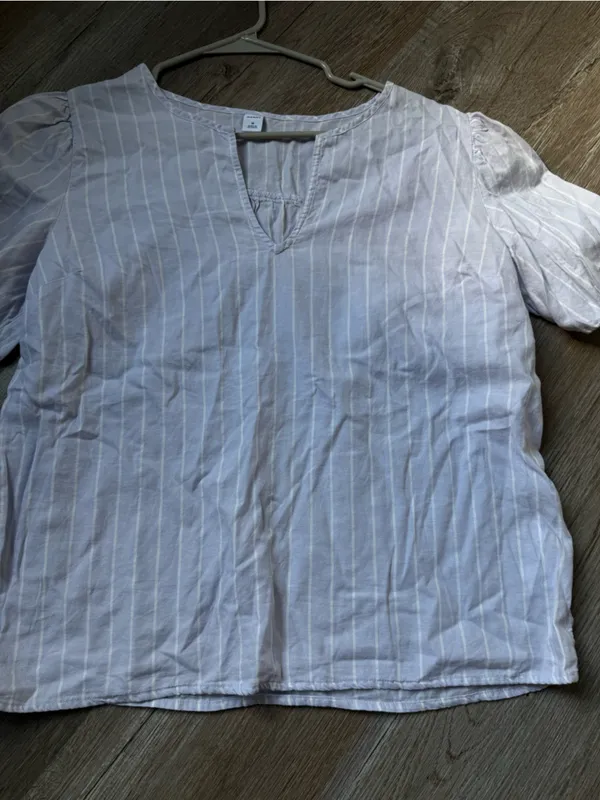Old Navy Nautical Light Blue & White Striped V Neck Top Puffy Sleeve Size M - Image 5
