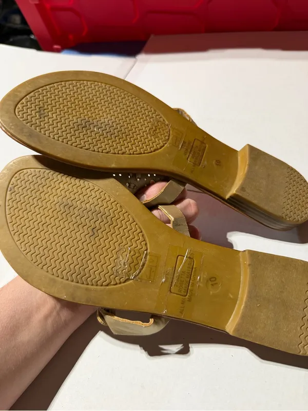 Altar'd State Metallic Gold Circular Medallion Toe-Post Sandals - Image 4