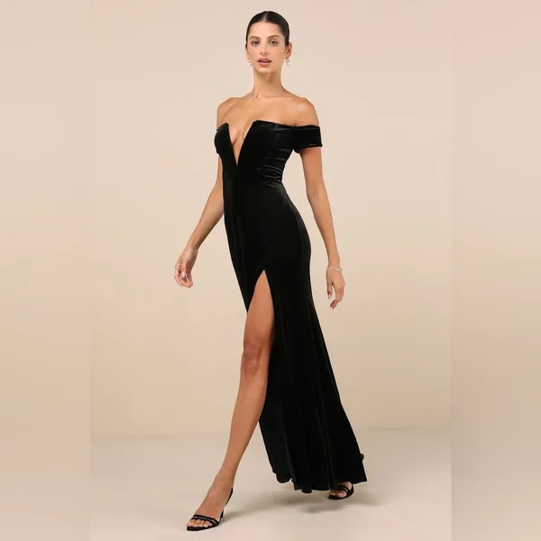 LULU’S Captivating Silhouette Black Velvet Off-the-Shoulder Maxi Dress - Image 4