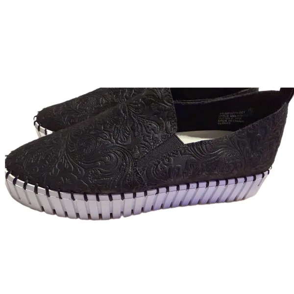 Very G Women Black Embossed Floral Slip On Platform Sneakers VGSP0271-001 Size 9 - Image 3