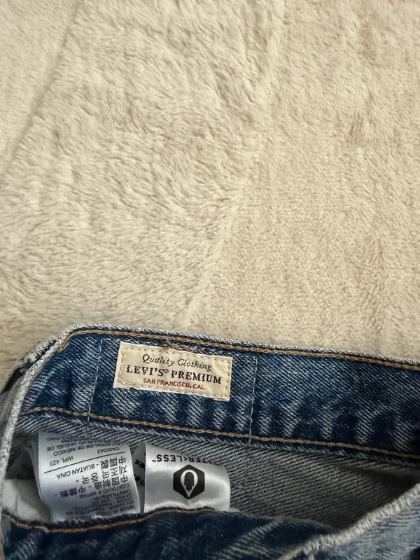Levi’s Shorts Denim Cut-Off - Image 2