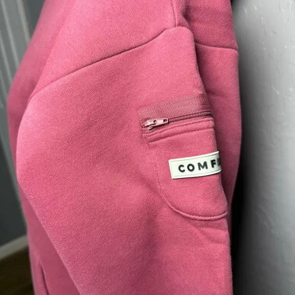 Comfrt Travel Essentials Hoodie, Berry, M Purple Size M - Image 4
