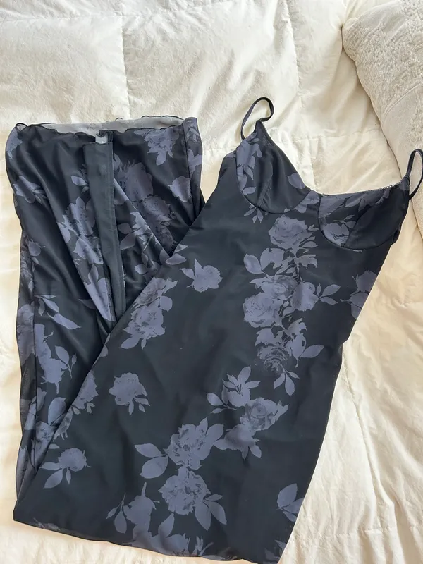 White Fox Boutique Maxi Dress - Image 3