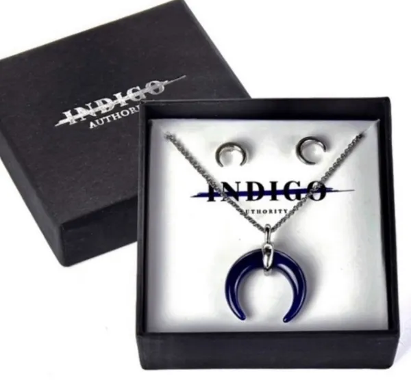 Indigo Authority Crescent Horn Necklace and Pierced Earrings Set - Image 4