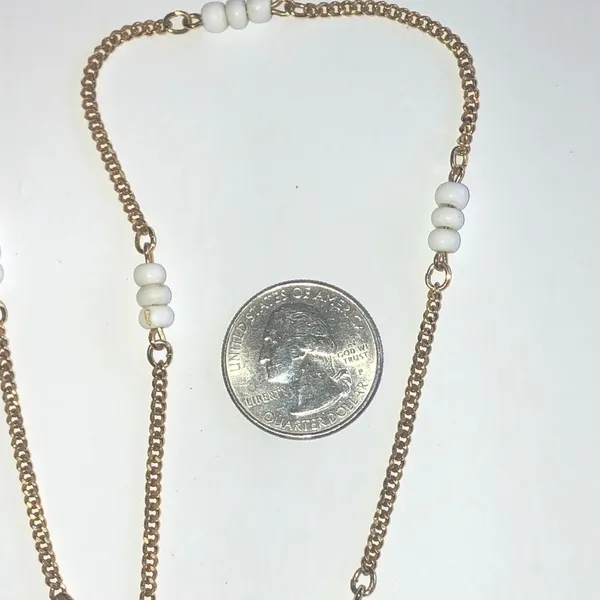 Vintage Gold Tone & White Beaded Boho Dainty Necklace - Image 4