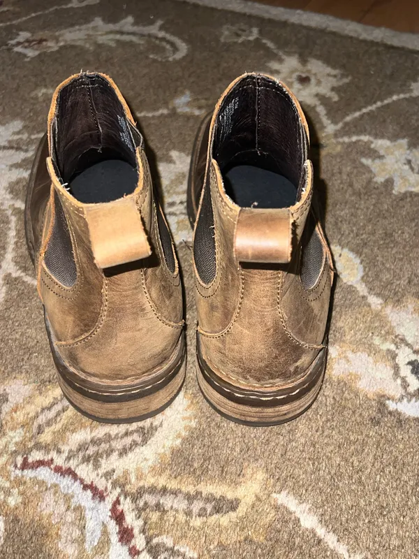 Men’s Born Chelsea boots - Image 3