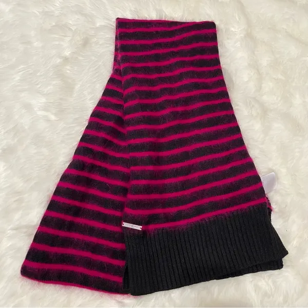💙💖 Michael Kors Striped‎ Pink Fuzzy Scarf Black - Image 2