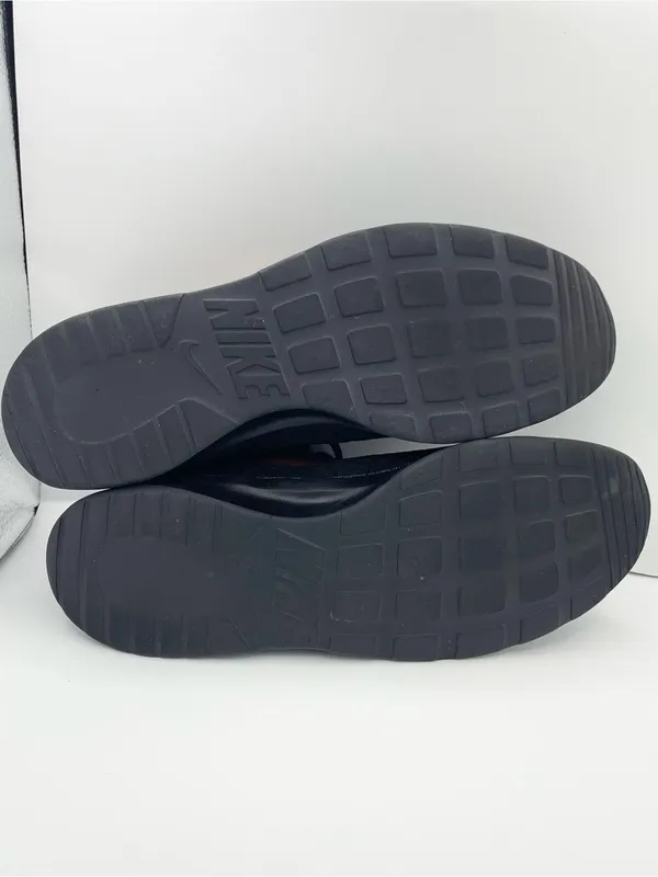 Nike Tajun casual comfy black sneakers women’s Size 9.5 - Image 7